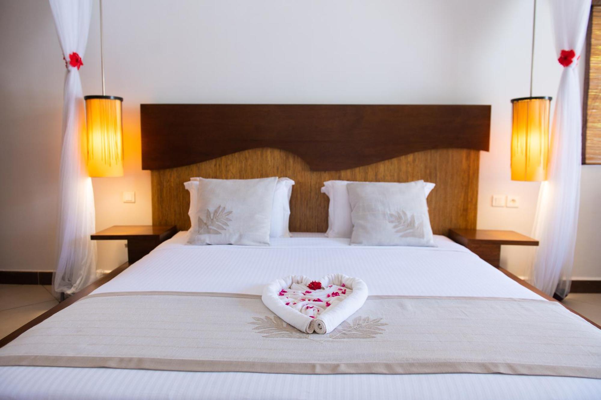 Superior King Room with Beach Access and Ocean View